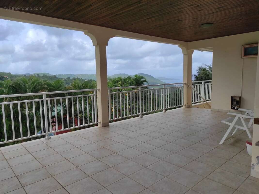 STE LUCE : Belle maison T3 avec vue sur mer - photo 8