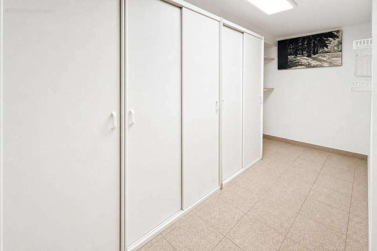 Bien rare à Antibes : appartement-villa avec jardin privé - photo 18