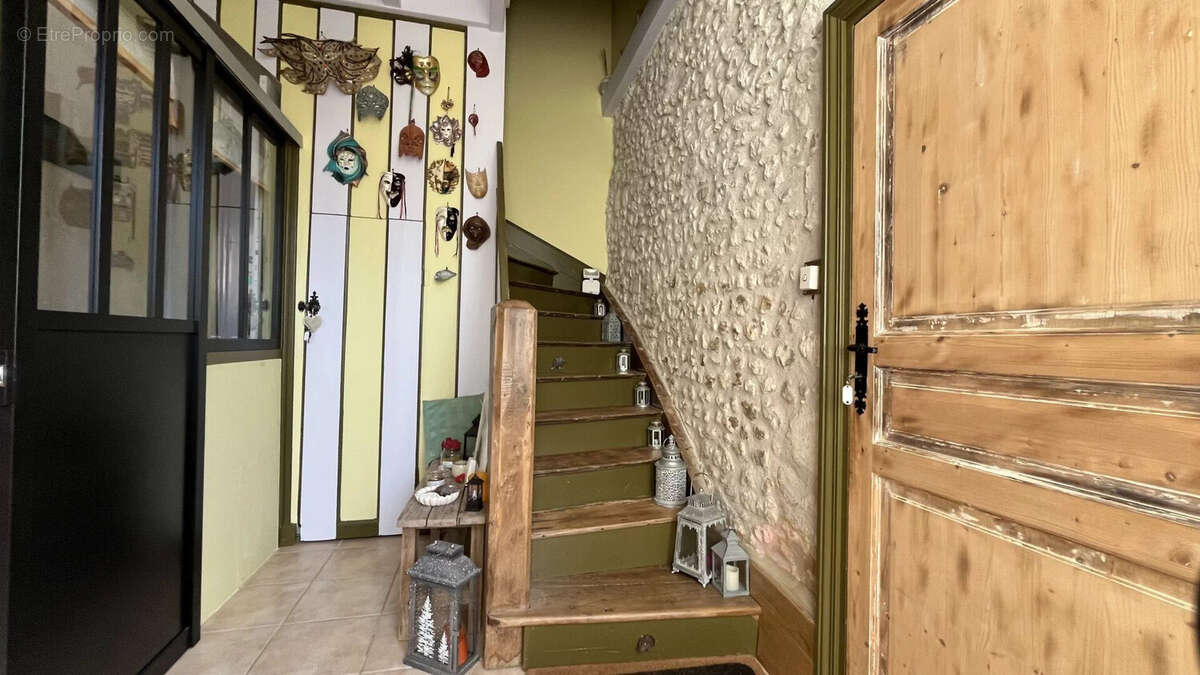 Maison à CHENAC-SAINT-SEURIN-D'UZET