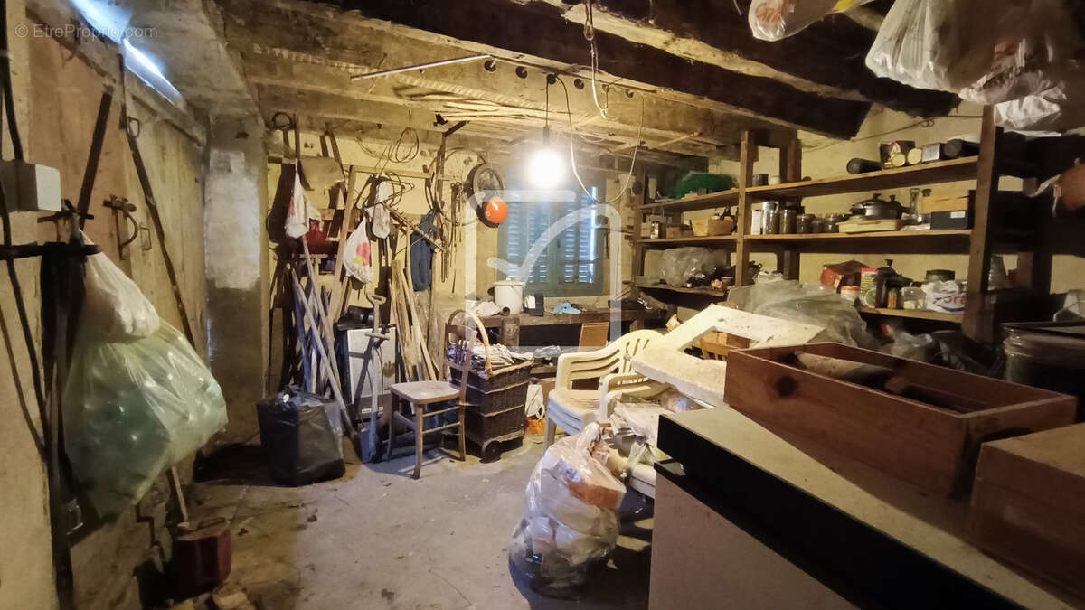 Petite maison à fort potentiel. - photo 10