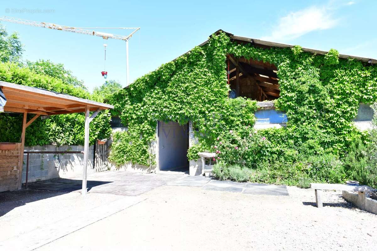 Demeure atypique avec installations équestres – Terrain de 16 832 m² - photo 23