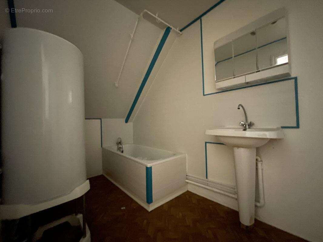 Appartement à SAINT-CERNIN