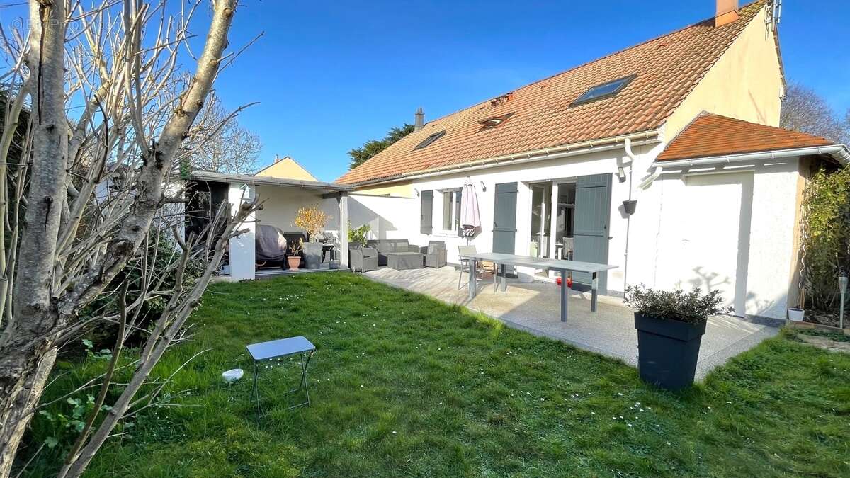 Maison à PONTAULT-COMBAULT