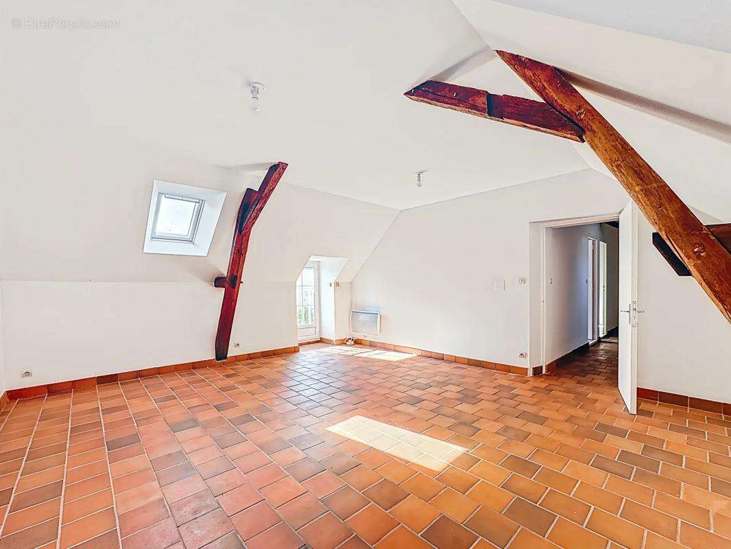 Maison à NOYEN-SUR-SARTHE