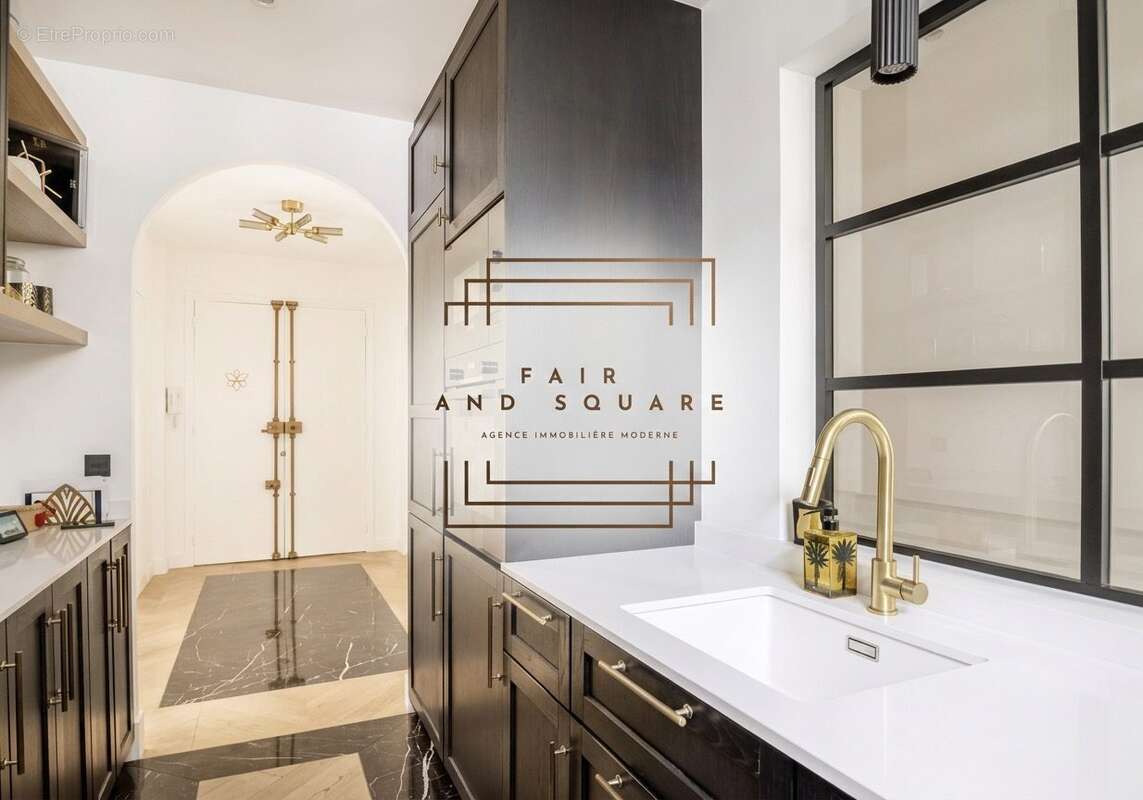 Appartement à NEUILLY-SUR-SEINE