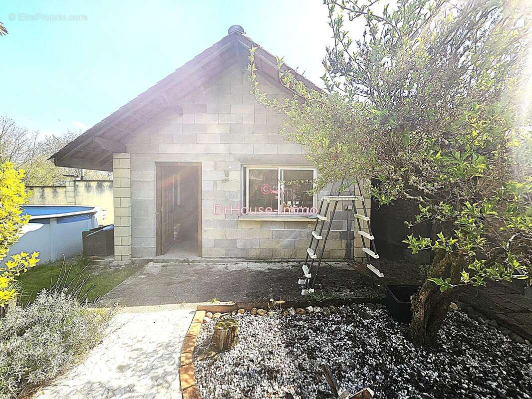 Maison à SAINT-LEON-SUR-L'ISLE