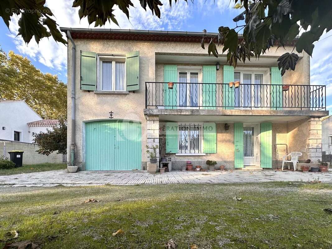 Maison à FONTVIEILLE