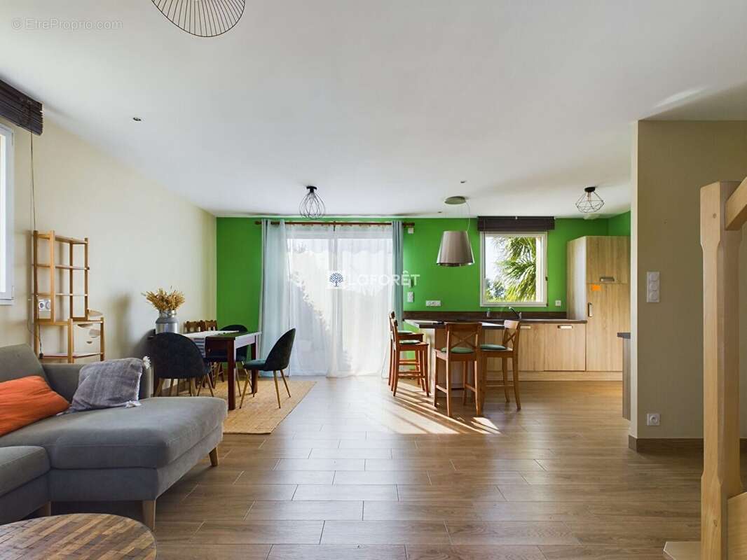 Maison à POULLAN-SUR-MER