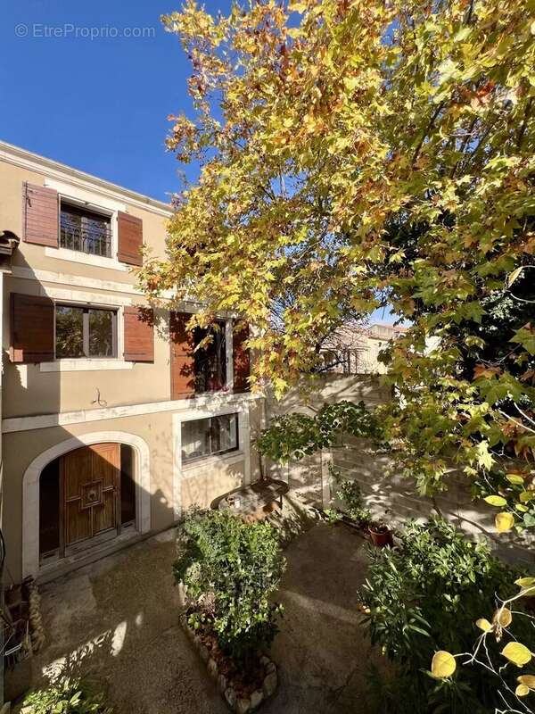 Appartement à EYRAGUES