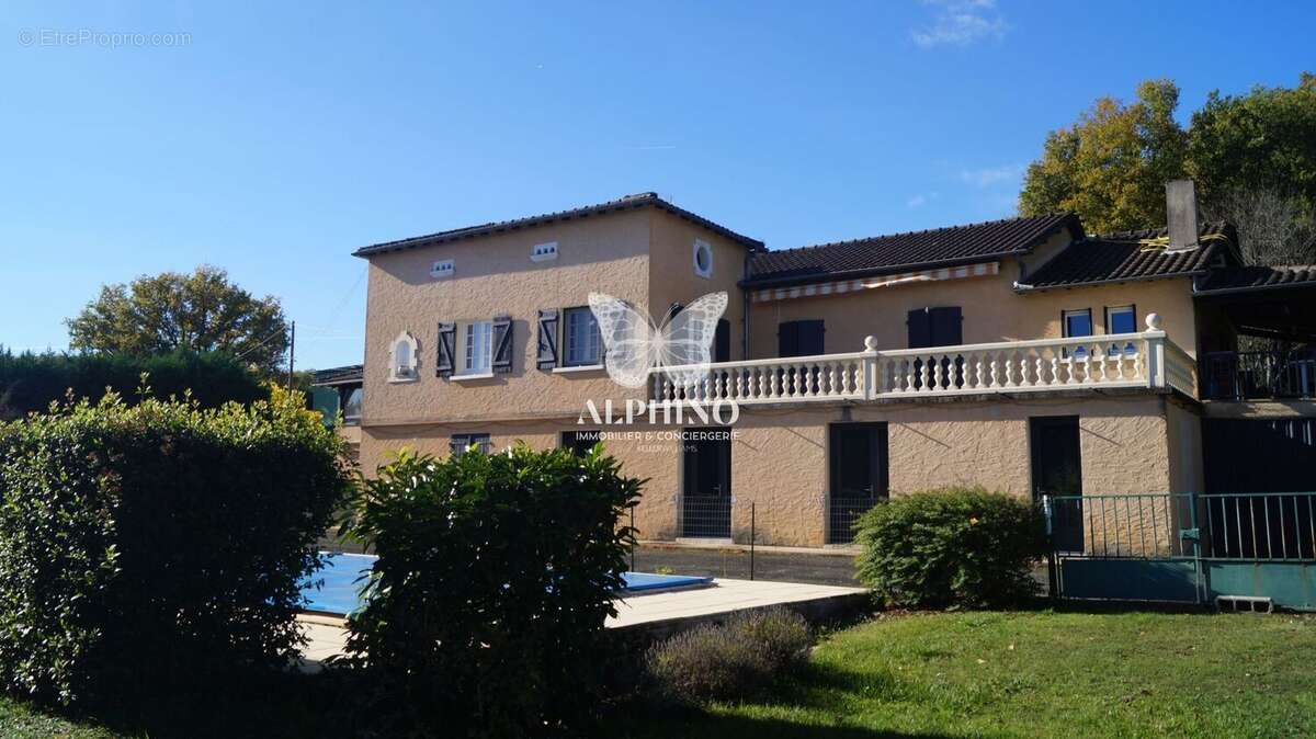 Maison à SAINT-MARTIAL-DE-VALETTE