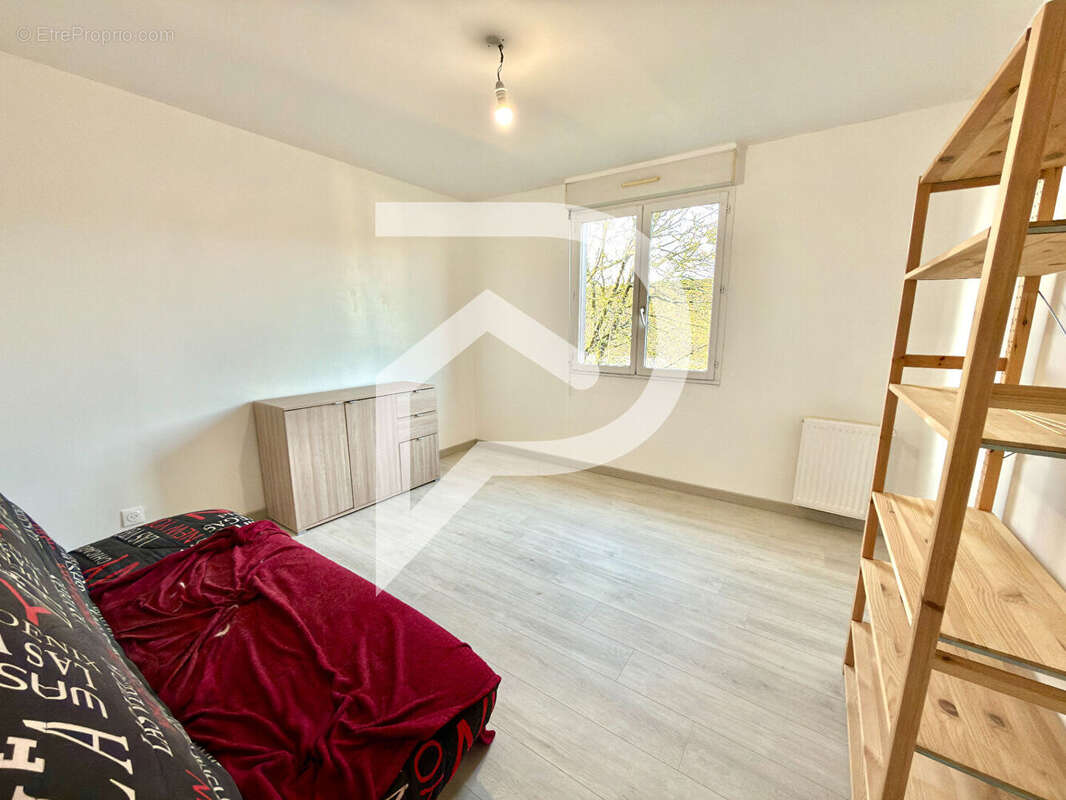 Maison à NEUILLY-SUR-SUIZE