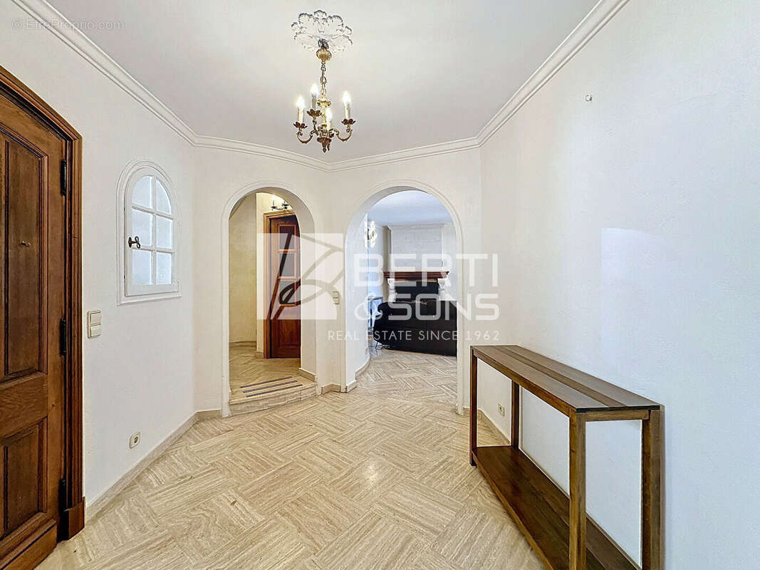 Maison à MANDELIEU-LA-NAPOULE