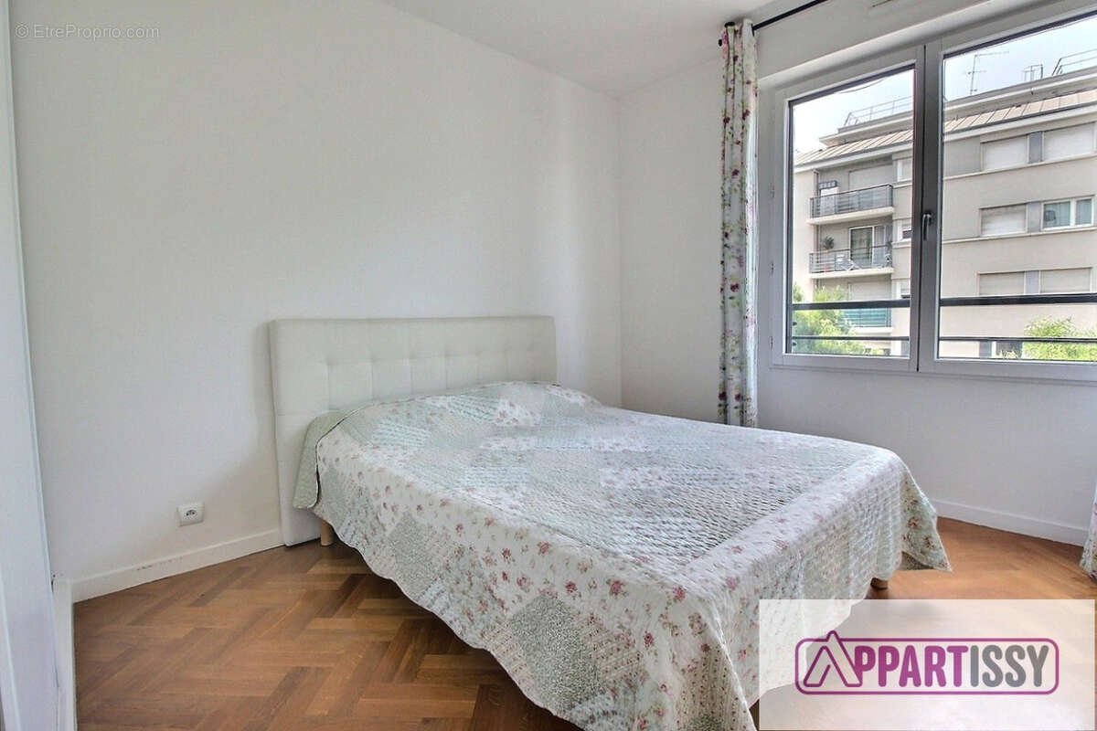 Appartement à ISSY-LES-MOULINEAUX