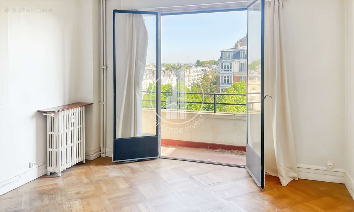 Appartement à PARIS-16E