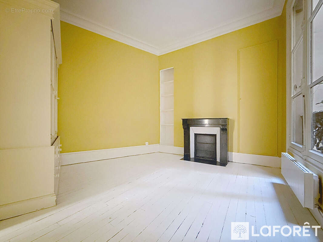 Appartement à PARIS-2E