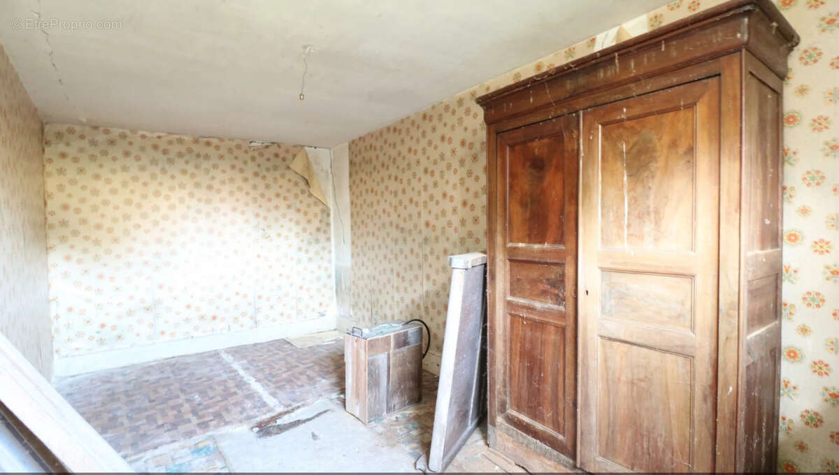 Maison à LA GUERCHE-SUR-L'AUBOIS