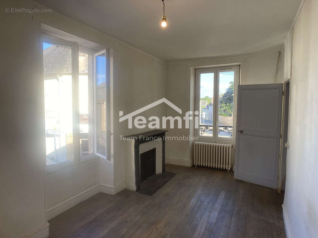 Maison à MAREUIL-SUR-ARNON