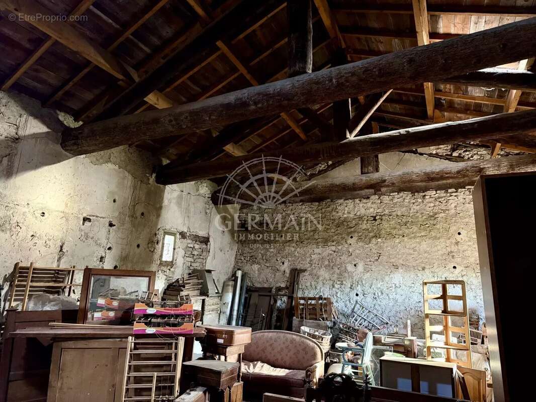 Maison à L&#039;ISLE-SUR-LA-SORGUE