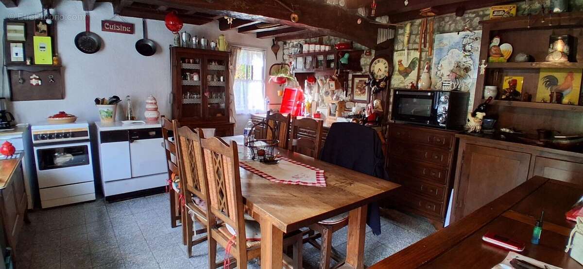 Cuisine de la longère  maison de campagne proche Évreux - Maison à HEUDREVILLE-SUR-EURE