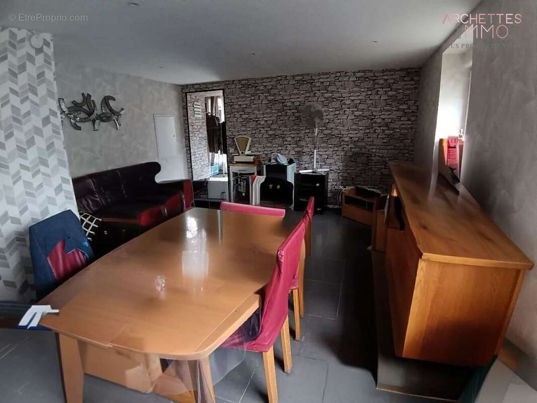 Appartement 184 m² à Le Menil  - photo 2