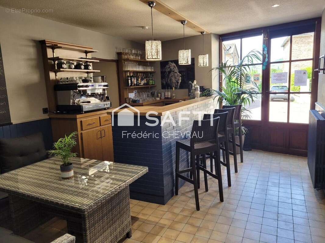 Photo 4 - Commerce à MILLY-LAMARTINE