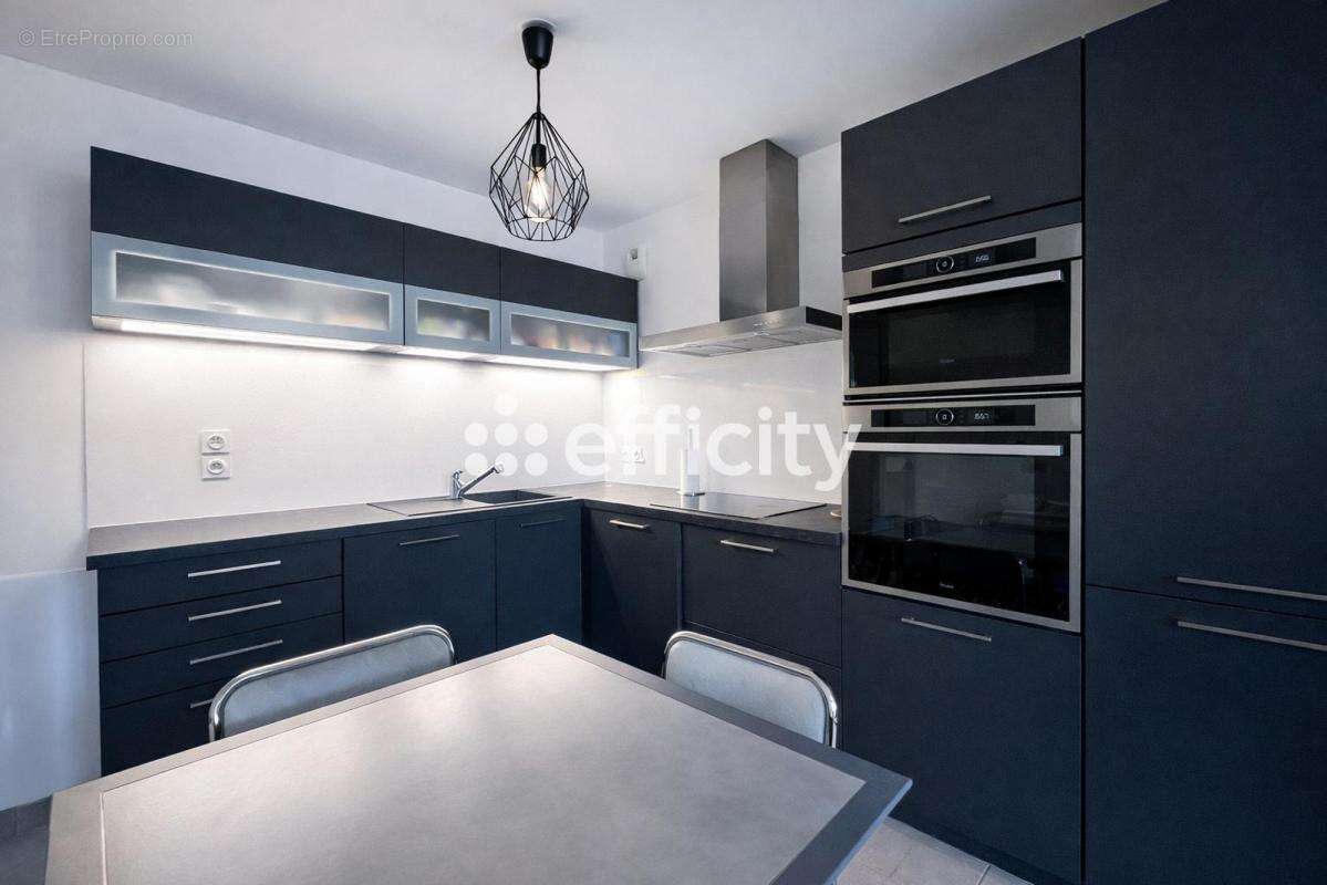 Appartement à MARSEILLE-9E