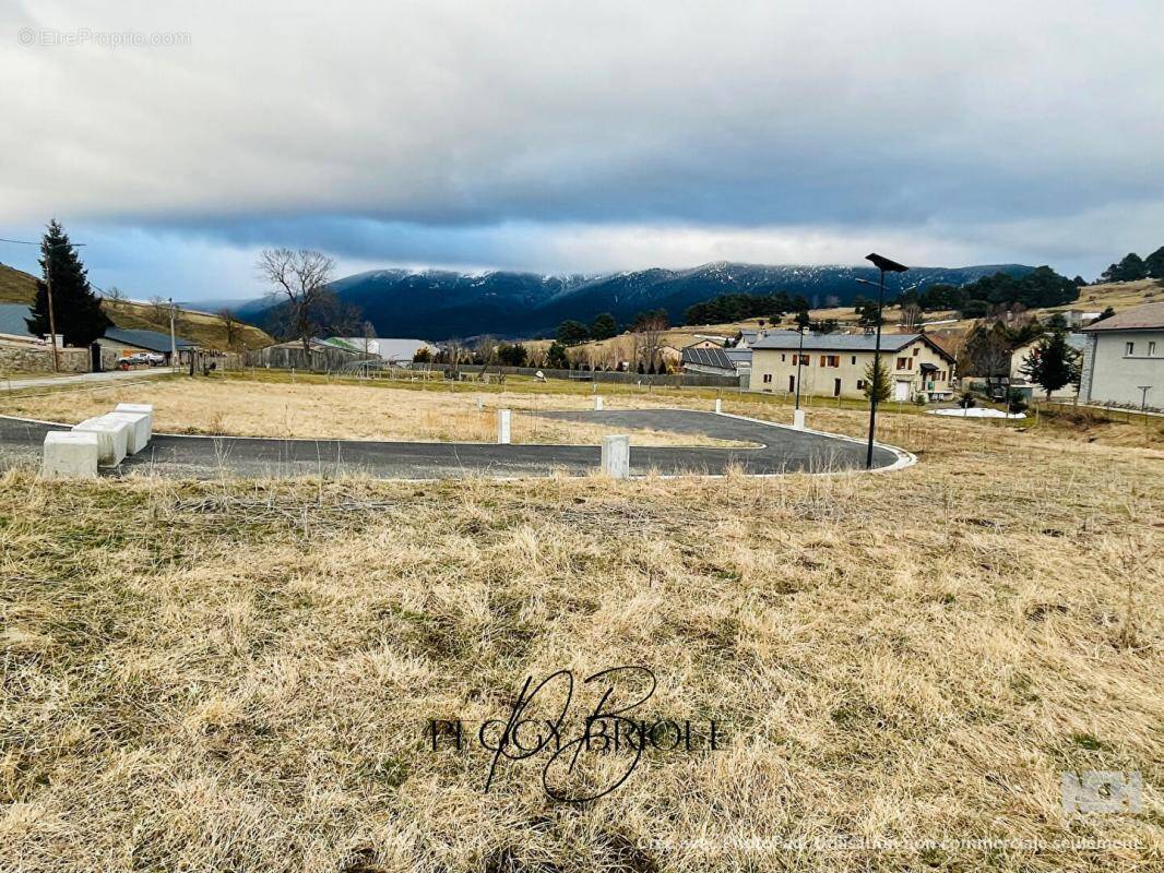 Terrain à FONTRABIOUSE