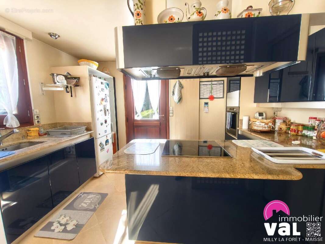 Maison 203 m² à Le Vaudoue  - photo 6