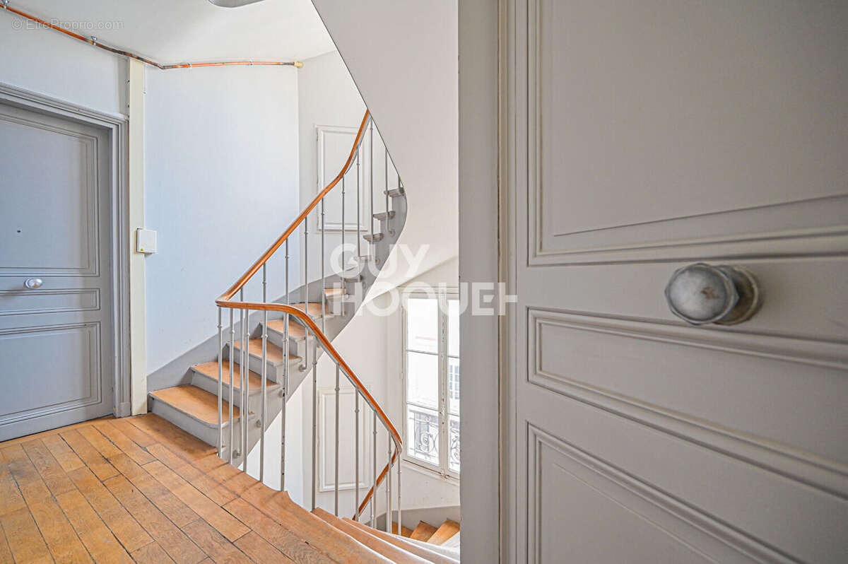 Appartement à PARIS-11E