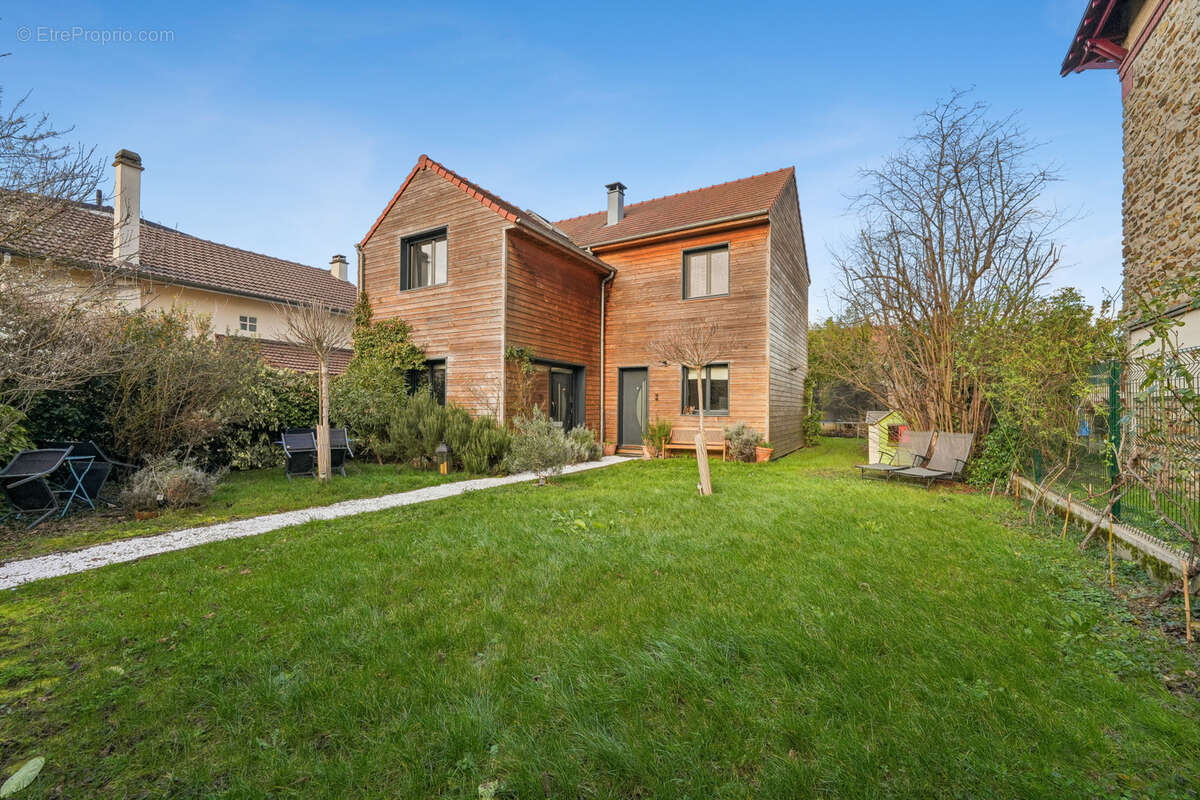 Maison à SAVIGNY-SUR-ORGE