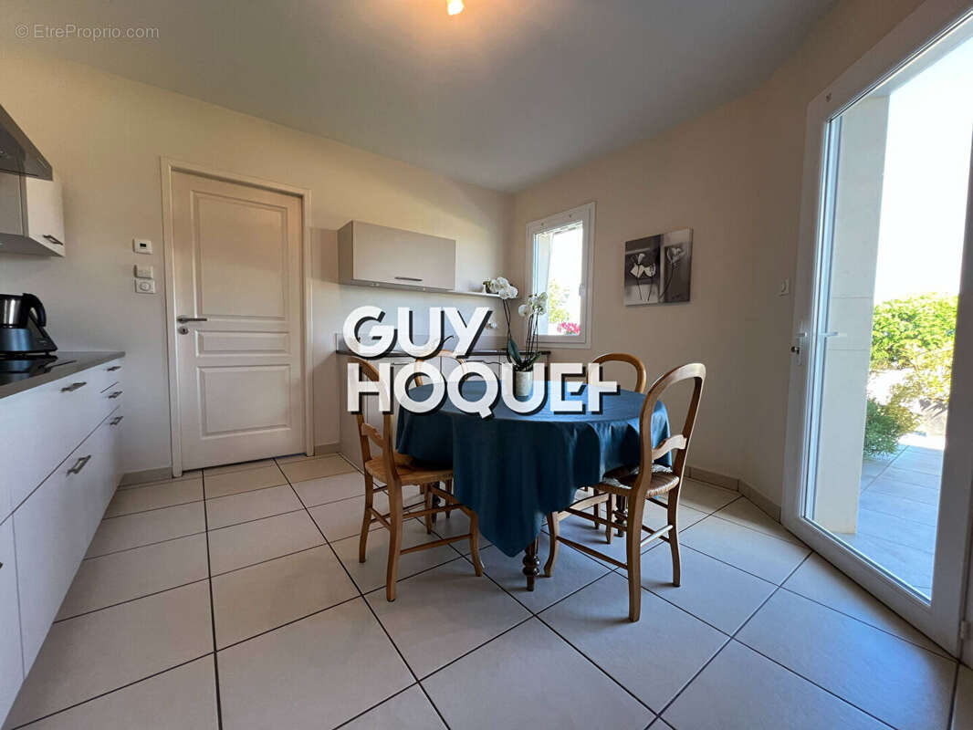 Maison à SAINT-LEGER-LES-PARAY