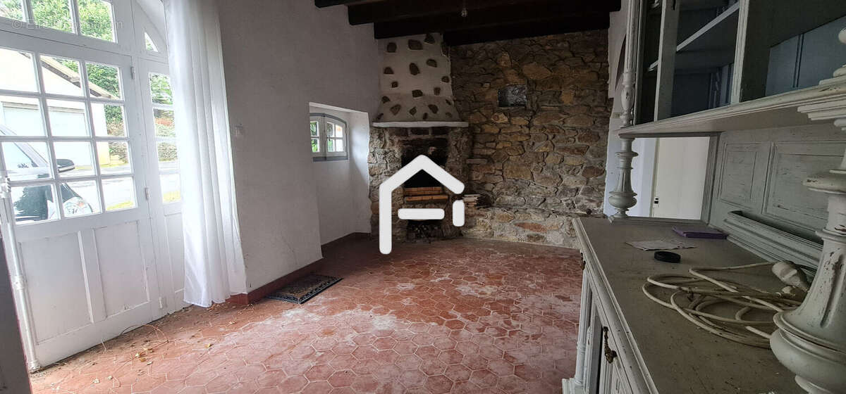 Maison à ORGNAC-SUR-VEZERE