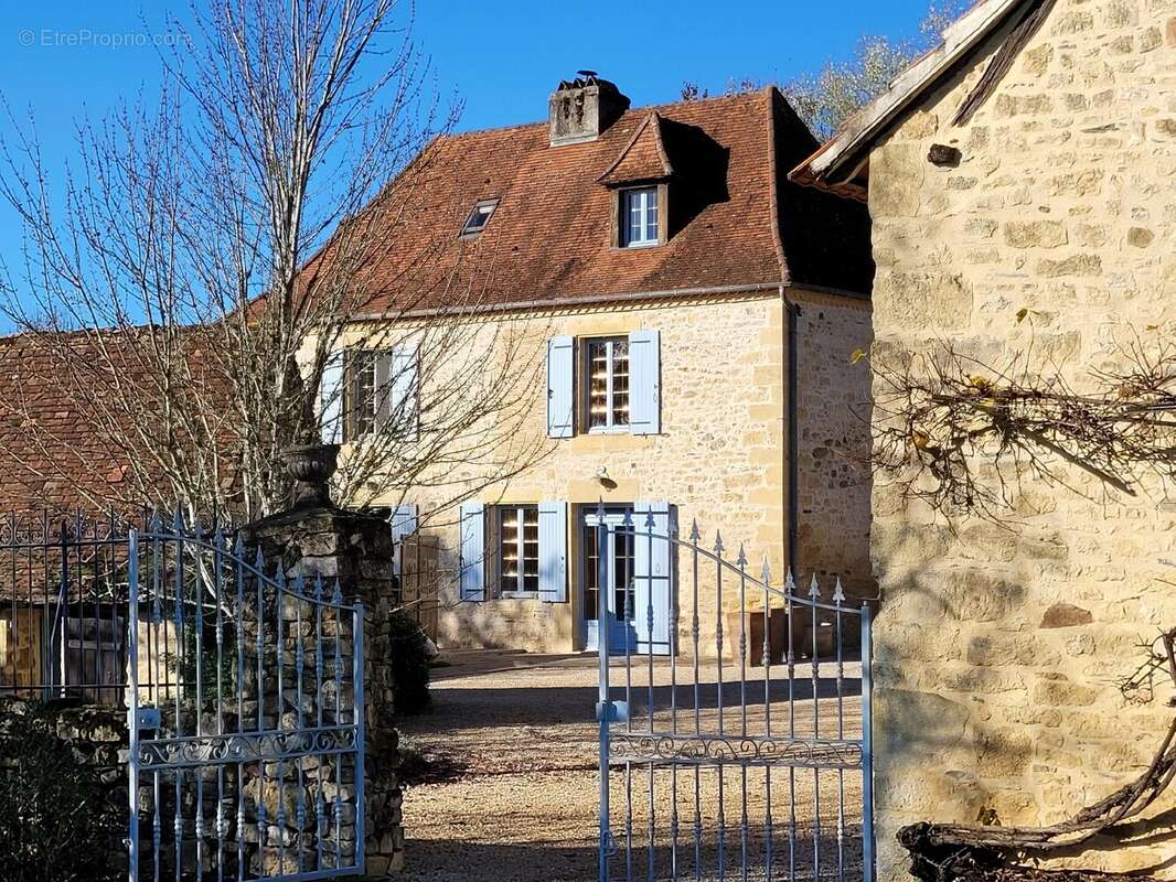 Maison à GENIS