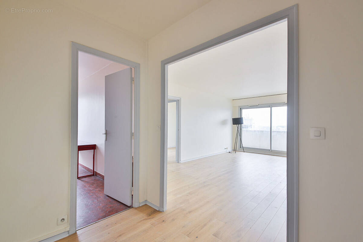 Appartement à PARIS-14E