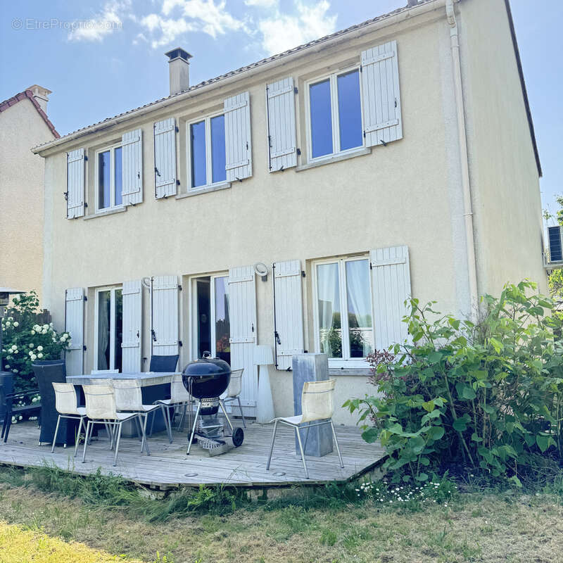 Maison à MONTIGNY-LES-CORMEILLES