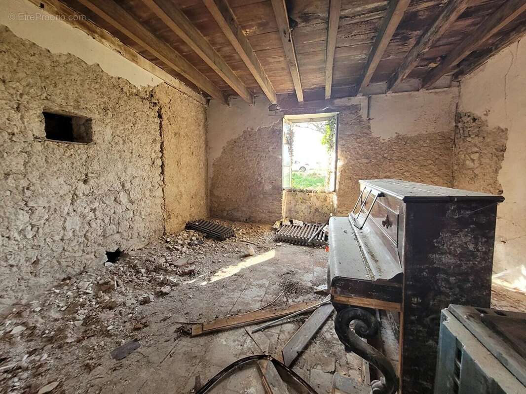 Maison à MONTORD
