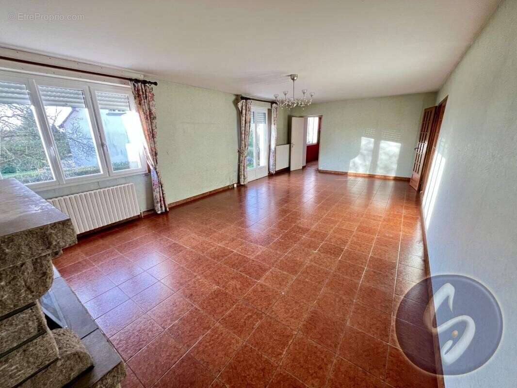 Maison à SAINT-MARCEL