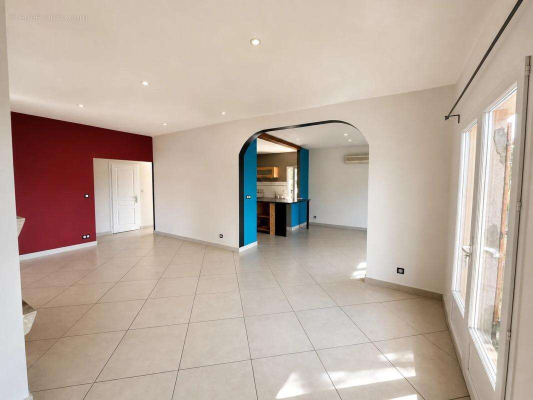 Maison de 3 pièces de 112 m² à La Seyne-sur-Mer - photo 4