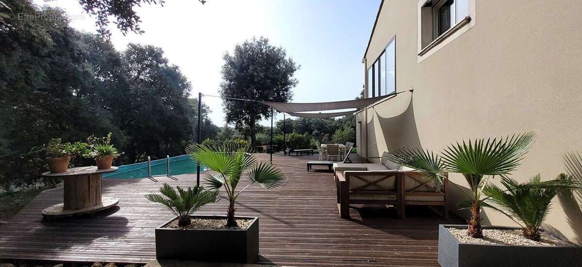 Maison à SUZE-LA-ROUSSE