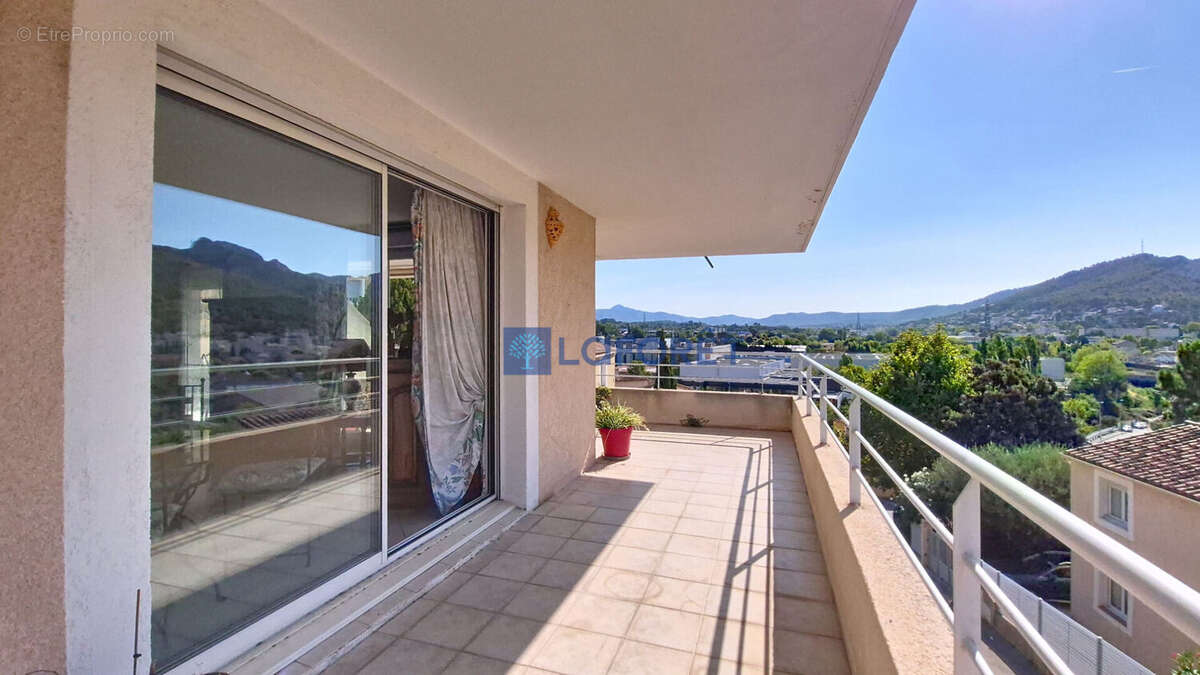 Appartement à MARSEILLE-11E