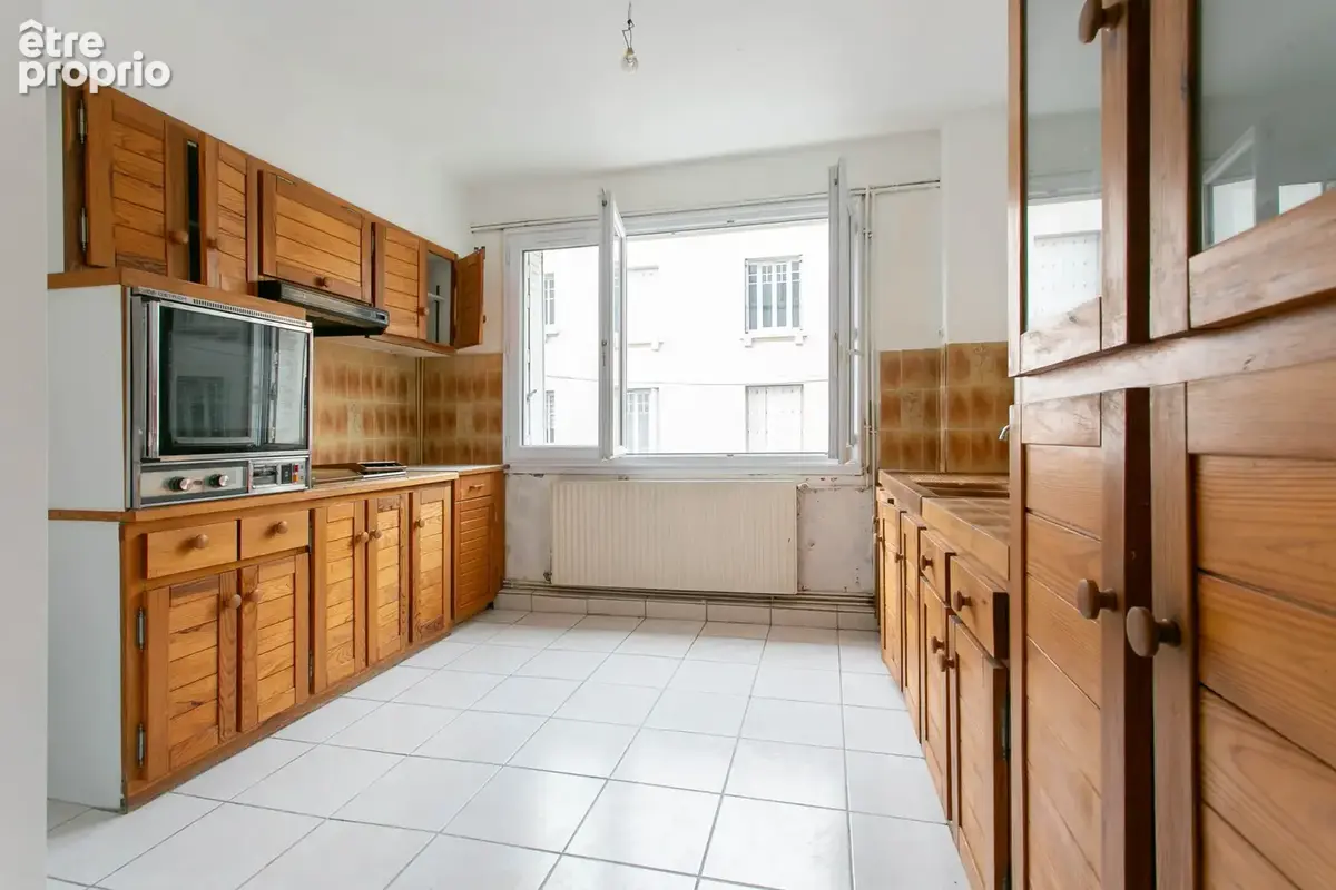 Nantes   Rue Noire   Spacieux T4 traversant de 88 m2, 3 chambres et cave - photo 8