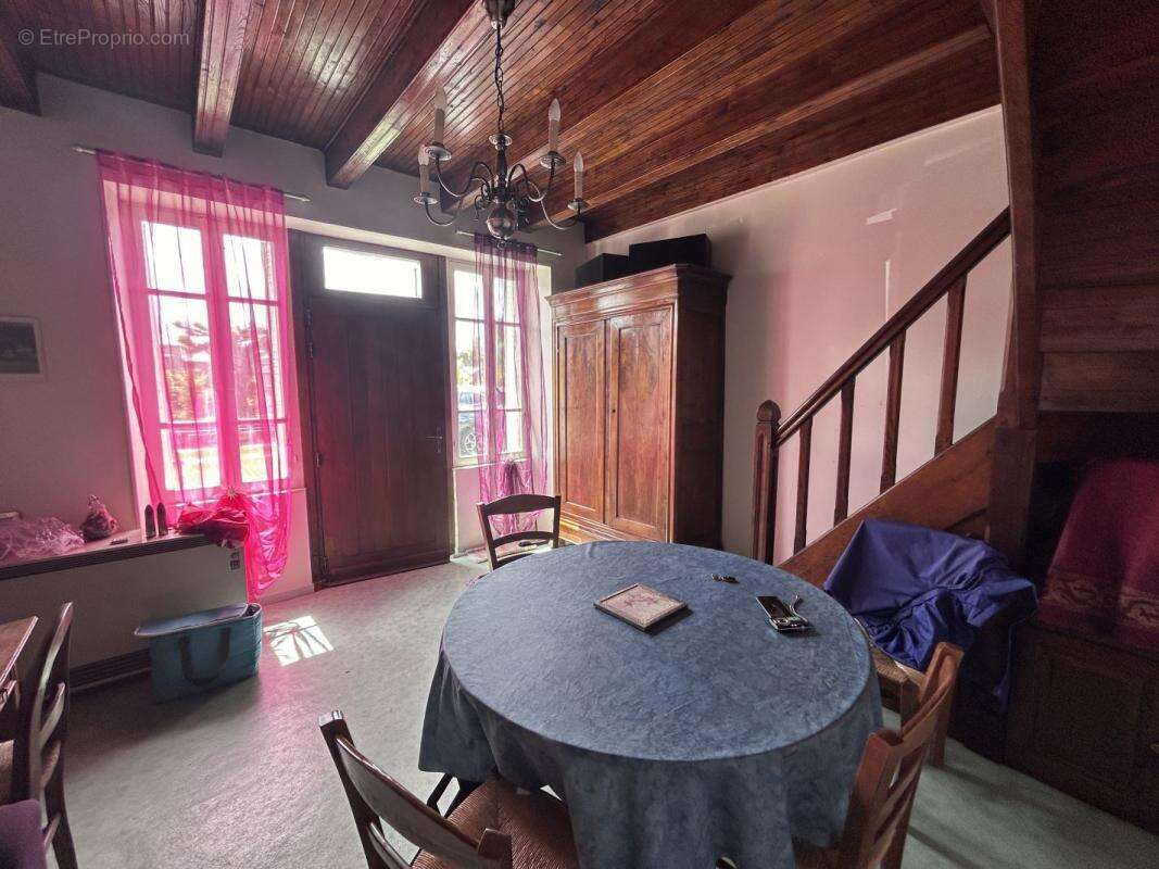 Maison à SAINT-PRIVAT