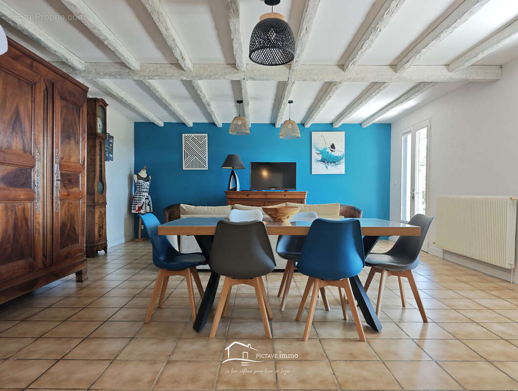 Maison à LOUBIGNE