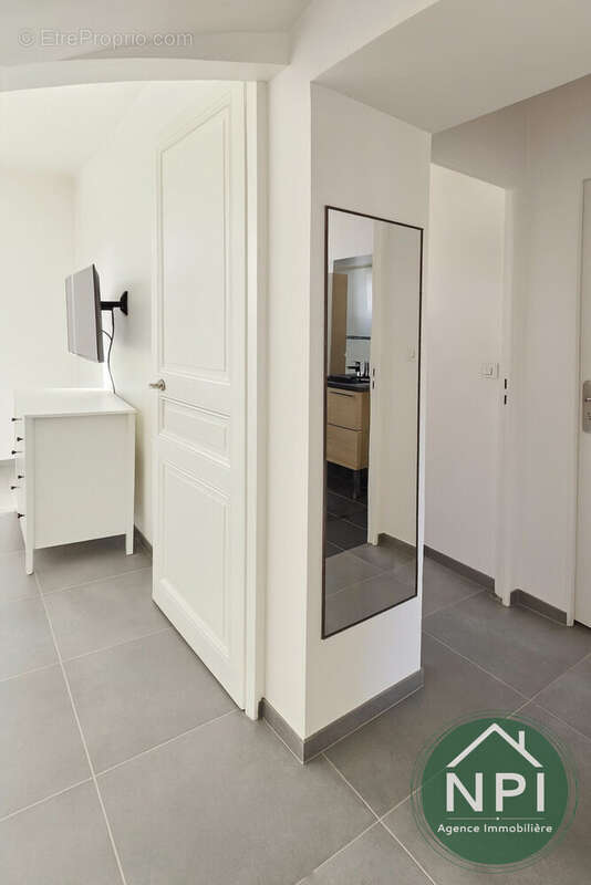 Maison à VAUX-LE-PENIL