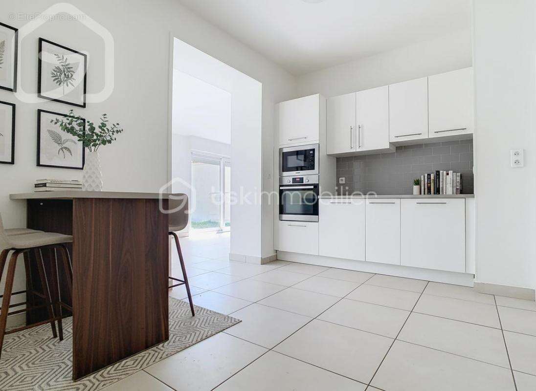 Maison à SAINT-ETIENNE-DU-ROUVRAY