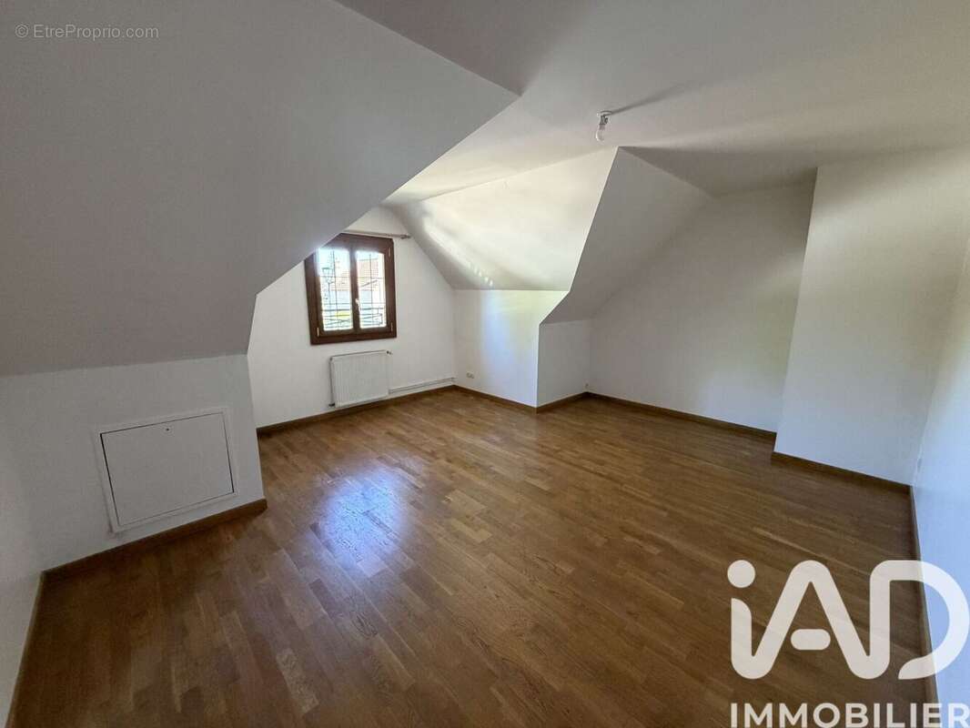 Maison 124 m² à Montcourt-Fromonville  - photo 9