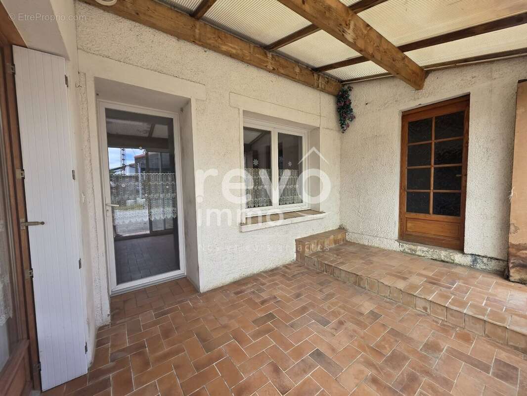 Maison familiale 175m² SAINT-COLOMBAN 44310 - photo 3