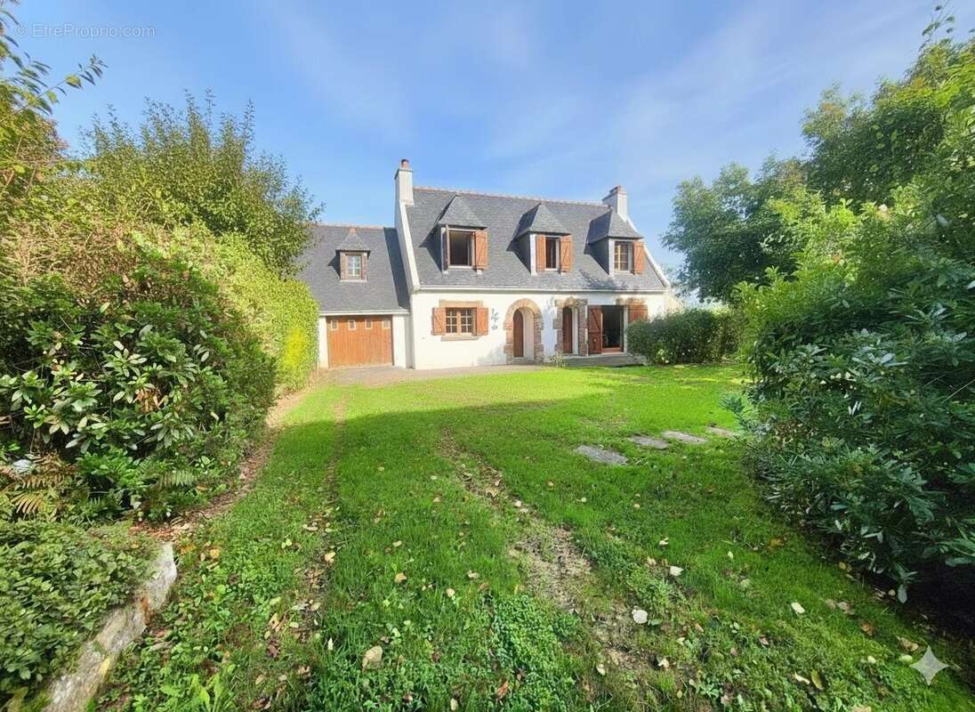 Maison à CARHAIX-PLOUGUER