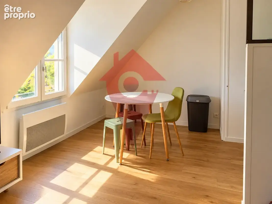 Appartement T1 meublé au dernier étage avec ascenseur et parking   Le Mans - photo 2