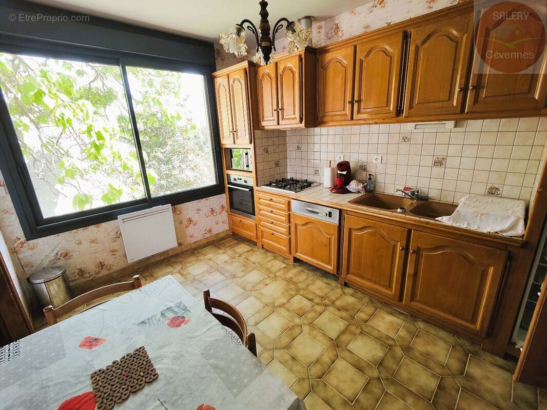 Appartement à SAINT-GERMAIN-DE-CALBERTE